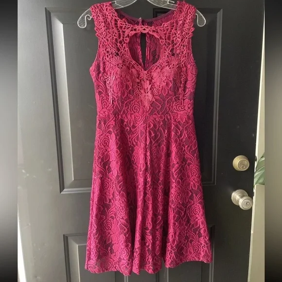 Dark Pink Lace Sleeveless Floral Dress Womens Size Medium Great For Parties - Picture 2 of 11